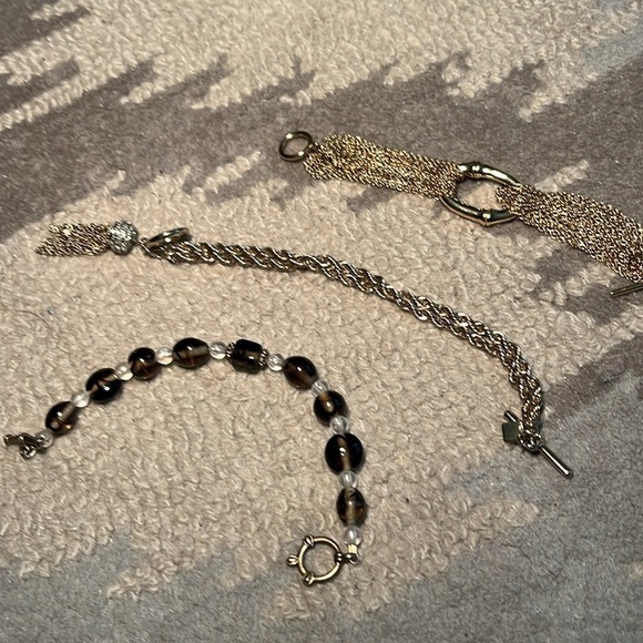 Set a three gold and beaded bracelets - Picture 2 of 8